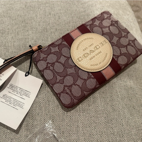 TURKEY DAY SALE! NWT Coach Wine Signature Wristlet - Picture 6 of 6